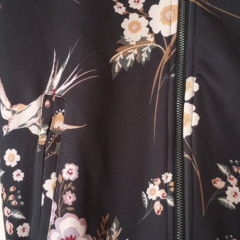 Jacket - Picture 2 of 4